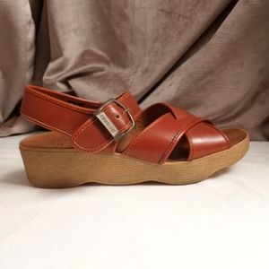 Vintage Italian FAMOLARE Wavey Platform Sandals